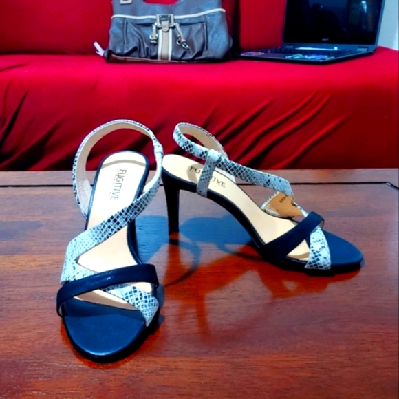 AVAILABLE ONLY IN THE BUNDLE, Fugitive By Francesco Rossi, From Paris, size 37. - Picture 2 of 11